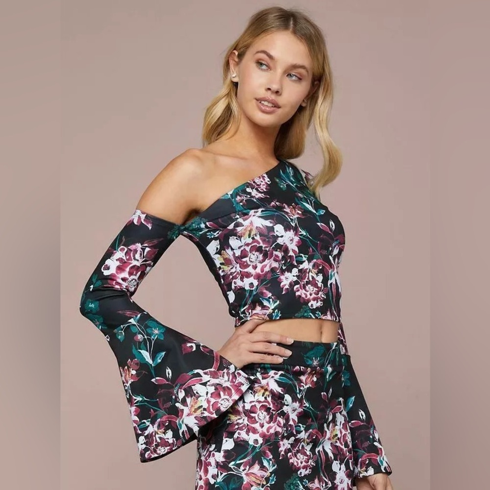 Bebe Raelyn Scuba Crop Top black and red Floral Size Small